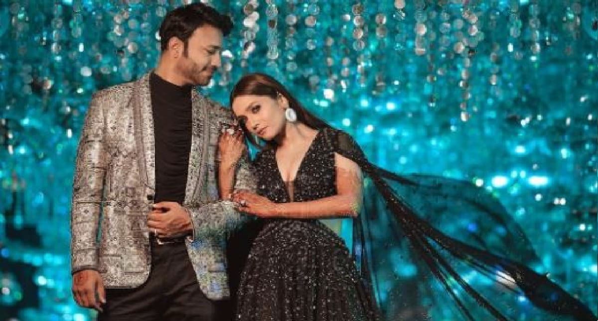 अंकिता लोखंडे-विक्की जैन की शादी में राजस्थानी खाने का लगेगा तड़का, रेड- व्हाइट फूलों से सजाया जा रहा मंडप