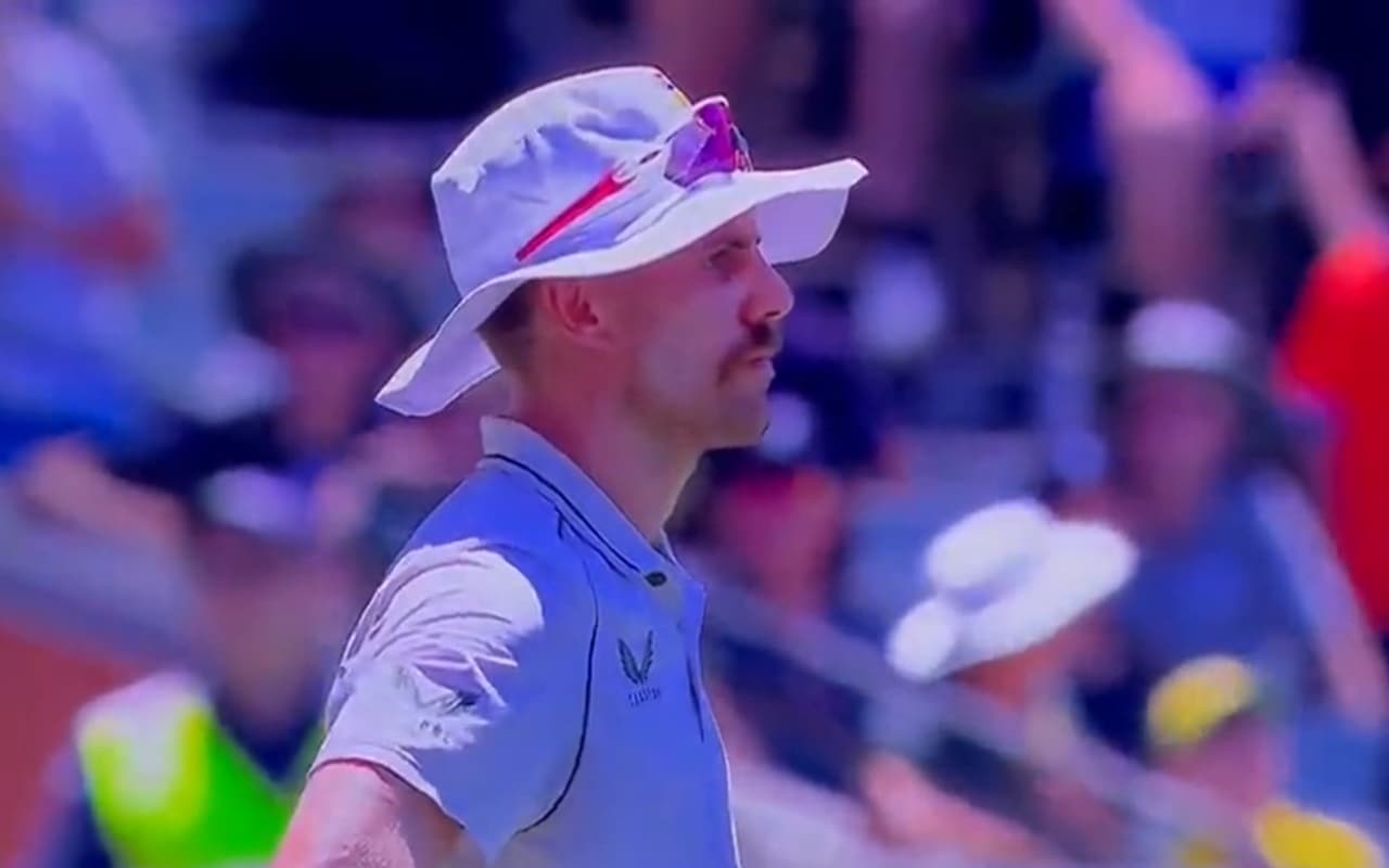 AUS vs SA: स्पाइडर कैमरे ने एनरिक नार्खिया को मारी टक्कर, औंधे मुंह जमीन पर गिरे, देखें VIDEO