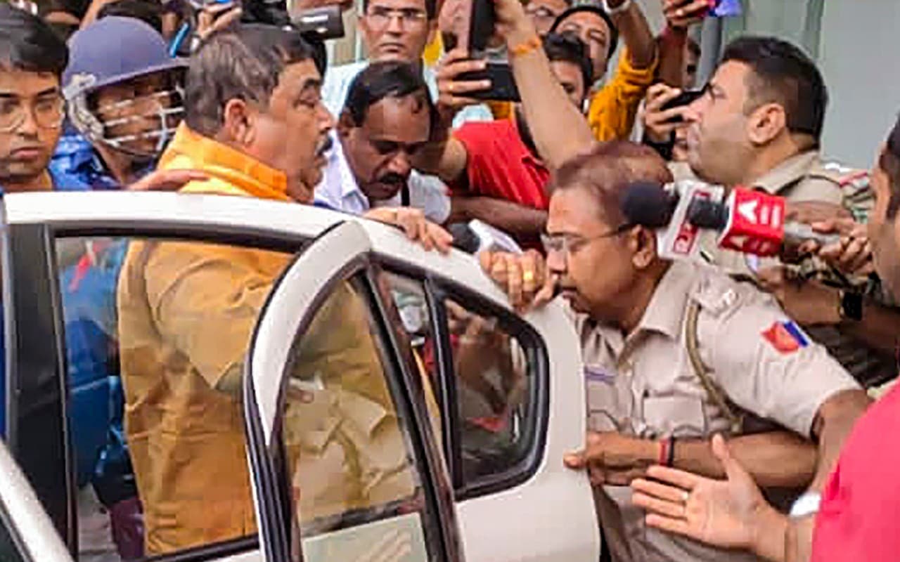 Anubrata Mondal News: अणुव्रत मंडल की गिरफ्तारी से सकते में बीरभूम के TMC नेता, बंद हैं दिग्गजों के फोन