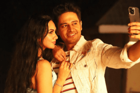 Anupamaa: ये है अनुज कपाड़िया की रियल लाइफ 'अनुपमा', गौरव खन्ना ने बर्थडे पर किया अपनी पत्नी को KISS