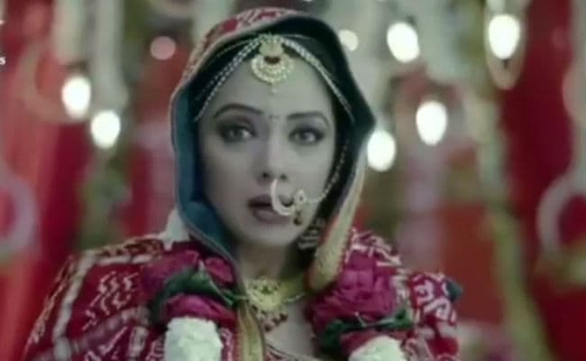 Anupama Spoiler Alert : बड़ा ट्विस्‍ट! पति वनराज और काव्‍या को बेडरूम में किस करते देख लेगी अनुपमा, VIDEO वायरल