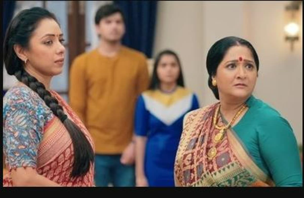 Anupamaa Spoiler Alert : वनराज ने बा को घर से निकाला, क्या काव्या के डर्टी प्लान को समझ पायेगी अनुपमा?