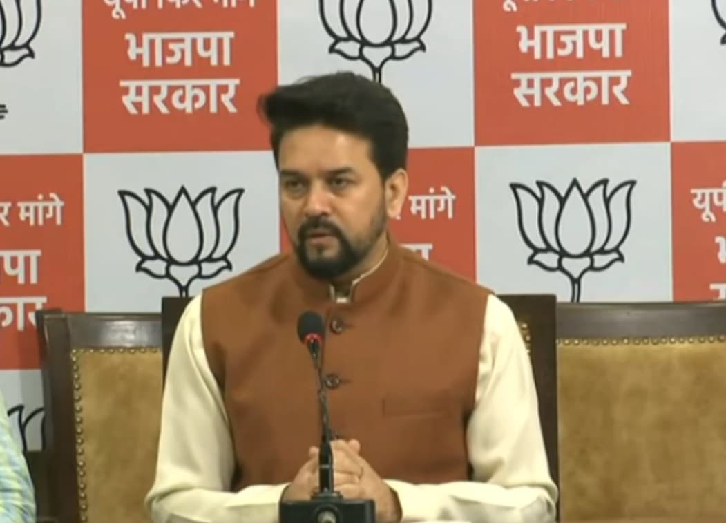UP Election: अनुराग ठाकुर का ममता बनर्जी पर हमला- यूपी की जनता को गुंडा कहने वालों की अखिलेश ने की अगुवाई