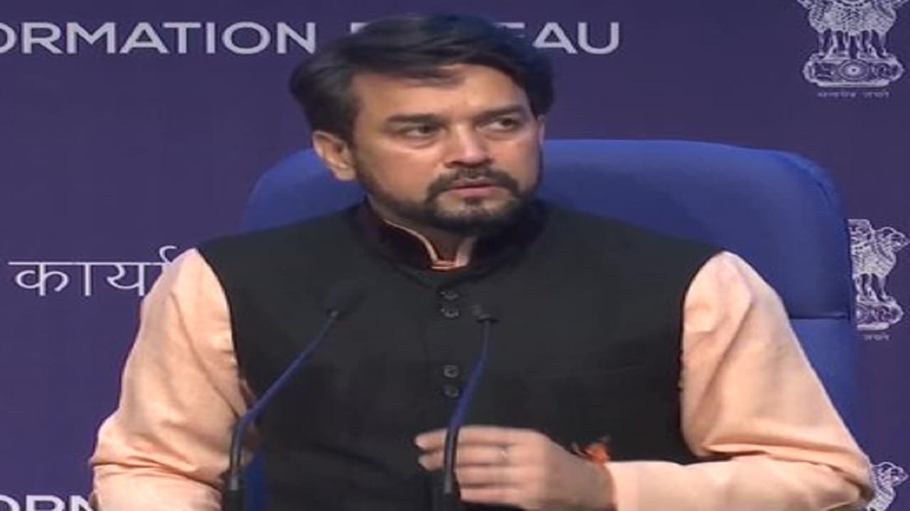 तीनों कृषि कानूनों को वापस लेने के प्रस्ताव को कैबिनेट की मंजूरी, अनुराग ठाकुर ने दी जानकारी तीनों कृषि कानूनों को वापस लेने के प्रस्ताव को कैबिनेट की मंजूरी, अनुराग ठाकुर ने दी जानकारी
