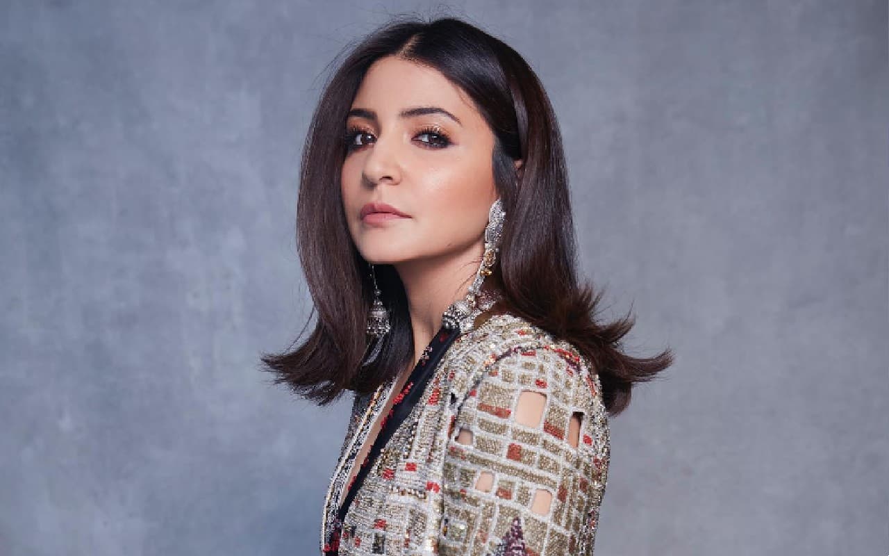 Anushka Sharma: बिना परमिशन की तस्वीर इस्तेमाल करने पर भड़कीं अनुष्का, दूसरे पोस्ट को देख फैंस कंफ्यूज