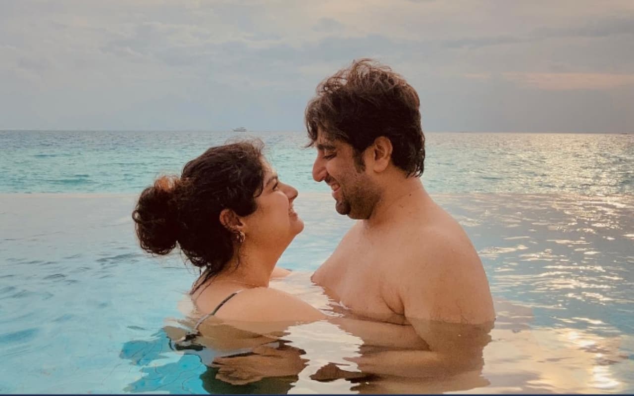 अर्जुन कपूर की बहन ने रोहन ठक्कर संग अपने रिलेशनशिप पर लगाई मुहर, शेयर की रोमांटिक तस्वीर