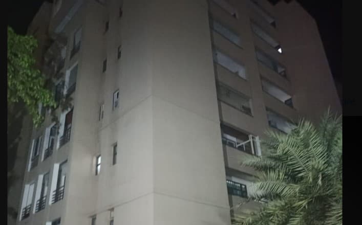 आगरा में अपार्टमेंट की जाल काटकर लड़की ने लगाई छलांग, केयरटेकर का कर रही थी काम, हत्या का आरोप