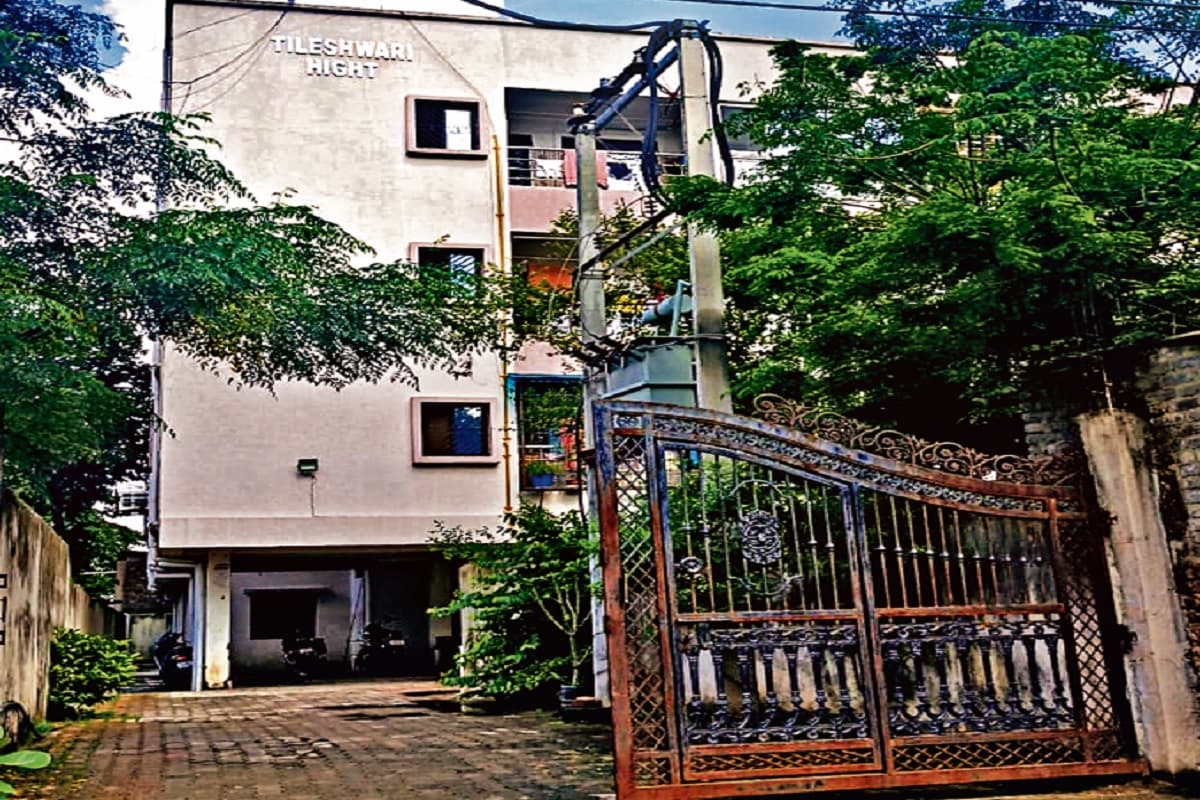 यूपी में 12 मीटर चौड़ी सड़क किनारे बना सकेंगे तीन मंजिला अपार्टमेंट, पार्किंग के साथ पूरी करनी होगी ये शर्तें