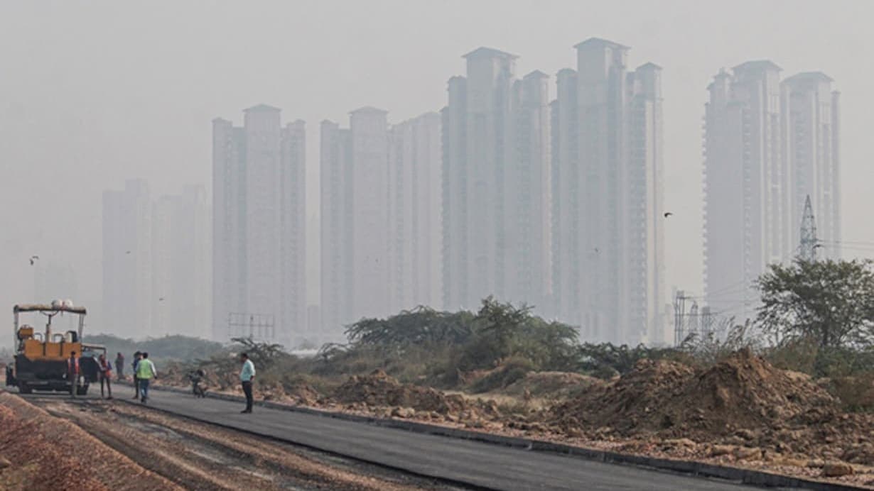 दिवाली से पहले यूपी के कई शहरों की आबोहवा बेहद खराब, सांस के मरीजों की बढ़ी संख्या, जानें कहां कितना है AQI