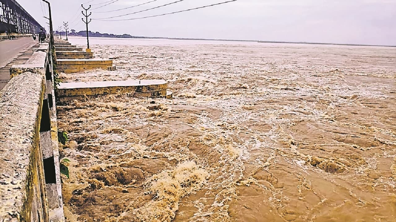 Bihar Flood: नेपाल से आयी मुसीबत, कोसी बैराज के 41 गेट खोले गये, सुपौल व अररिया में बाढ़ से तबाही