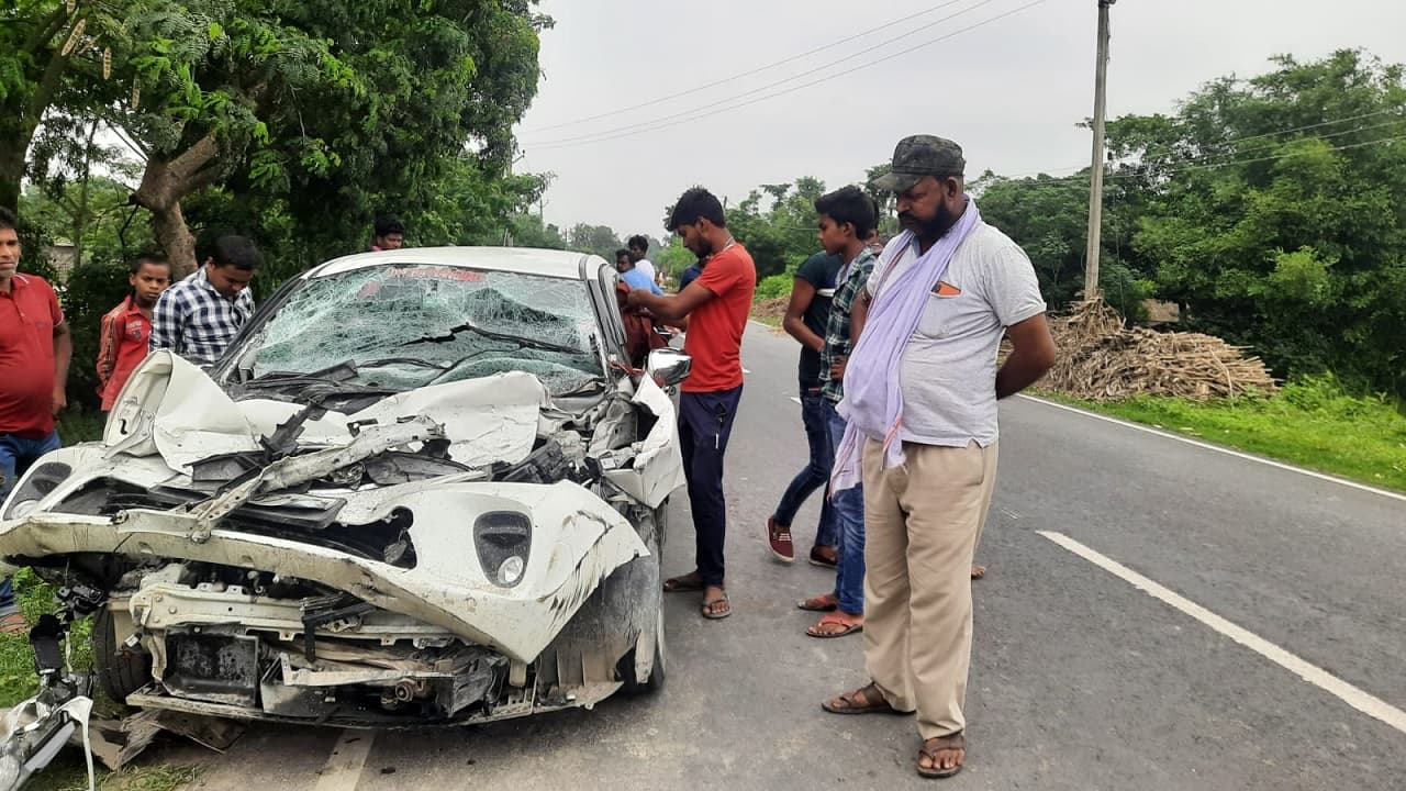 Bihar News: अररिया में देर रात लगी भीषण आग, अवैध तरीके से बनायी गयी 100 झोपड़ियां रातों रात जलकर खाक