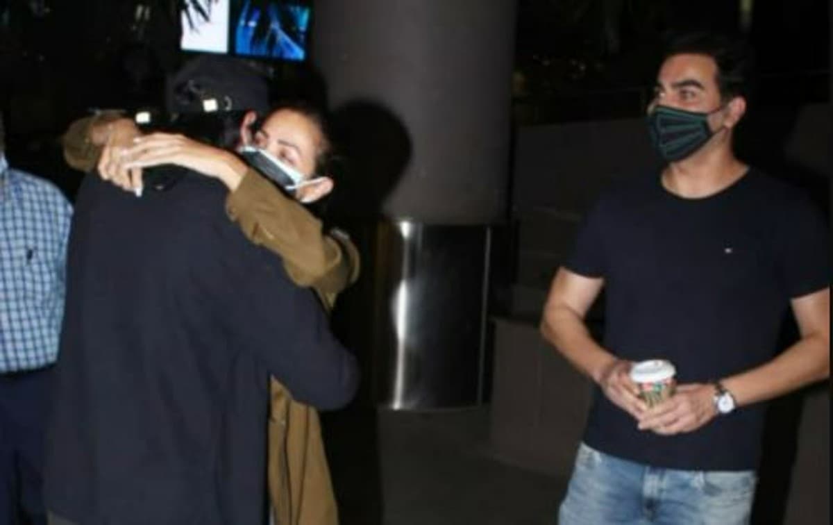 अरबाज संग बेटे को लेने एयरपोर्ट पहुंचीं मलाइका अरोड़ा, अरहान को गले लगाते एक्ट्रेस की तसवीरें वायरल