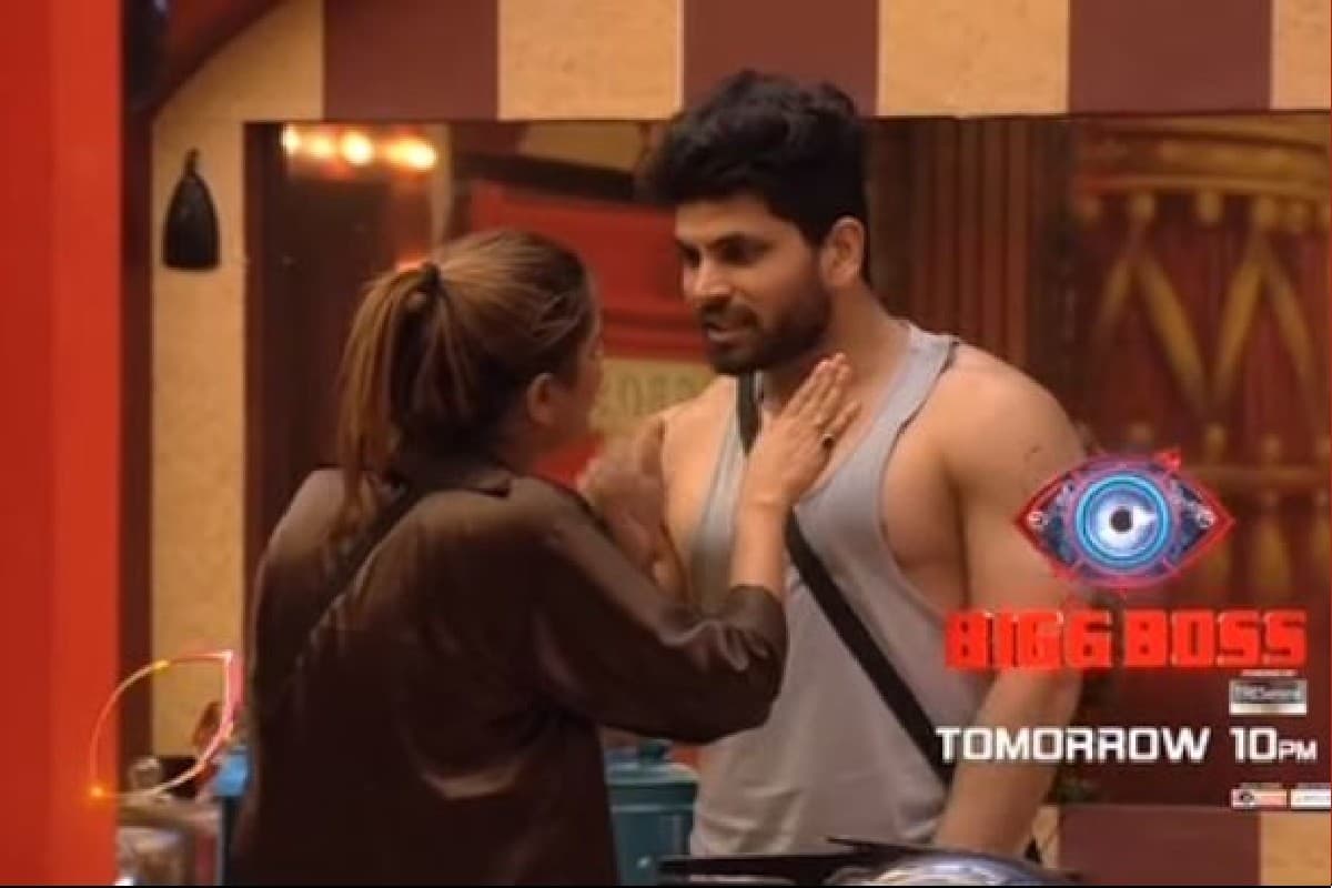 Bigg Boss 16: अर्चना गौतम ने शिव ठाकरे संग किया मारपीट,  बिग बॉस ने आधी रात को किया एलिमिनेट