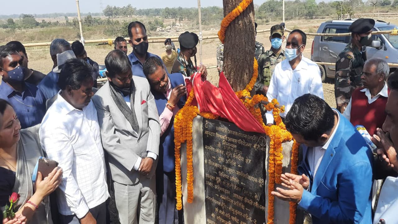 210 परिवार को मिलेगा आवास, खूंटी में केंद्रीय मंत्री अर्जुन मुंडा ने पीएम आवास योजना का किया शिलान्यास