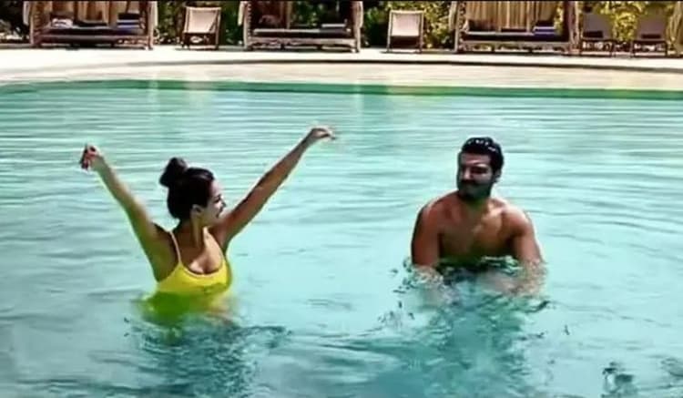 मलाइका अरोड़ा और अर्जुन कपूर ने पूल में किया वर्कआउट, वीडियो शेयर करते हुए एक्टर ने लिखा- जब गर्लफ्रेंड...