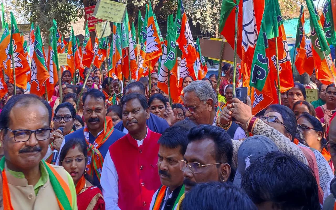 झारखंड में BJP की जनआक्रोश रैली, पार्टी नेताओं ने हेमंत सरकार पर जमकर साधा निशाना, देखें तस्वीर