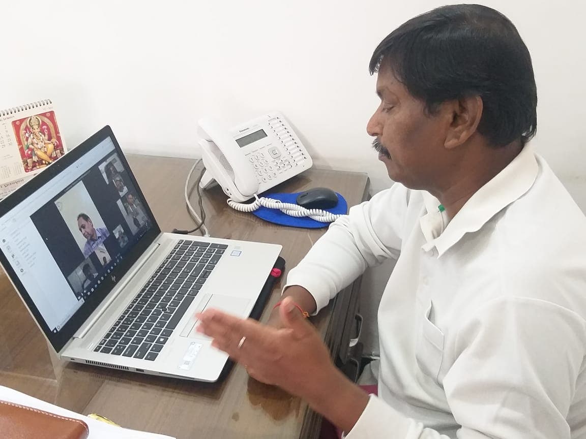 कोरोना वायरस लॉकडाउन पर अर्जुन मुंडा ने वीडियो कॉन्फ्रेंसिंग से की चर्चा