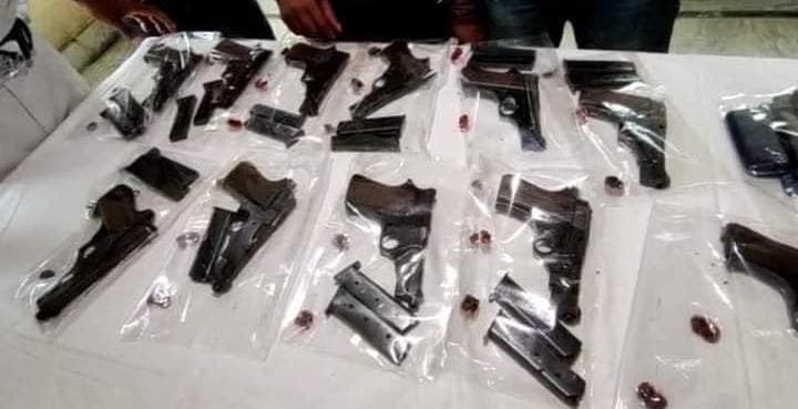 Jharkhand Crime : हथियार की तस्कारी करने वाला धनबाद से गिरफ्तार, 25 पिस्टल हुए बरामद, ऐसे चढ़ा पुलिस के हत्थे