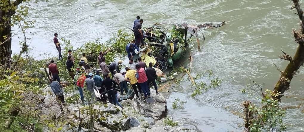 किश्तवाड़ में सेना का हेलिकॉप्टर क्रैश, पढ़ें अभी की बड़ी खबरें यहां
