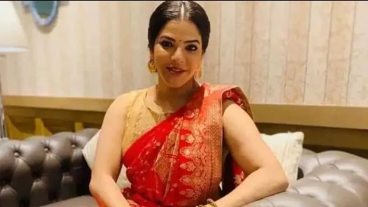 अर्पिता मुखर्जी के फ्लैट से 4 लग्जरी कारें गायब, CCTV की मदद से तलाश में जुटे अधिकारी