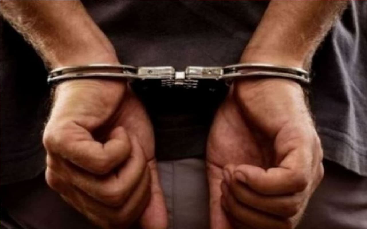 5 साल की बच्ची को नहीं आता का ‘पैरट’ की स्पेलिंग, ट्यूशन टीचर ने दे दी ऐसी सजा की खुद पहुंच गया जेल