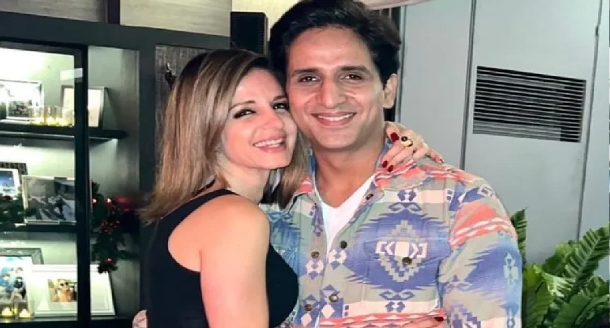 Sussanne Khan ने रुमर्ड ब्वॉयफ्रेंड अर्सलान गोनी के साथ शेयर की खास तसवीर, कमेंट में एक्टर ने लिखा- Love You Sussanne Khan ने रुमर्ड ब्वॉयफ्रेंड अर्सलान गोनी के साथ शेयर की खास तसवीर, कमेंट में एक्टर ने लिखा- Love You