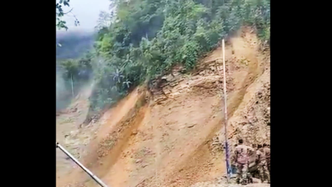 Weather Today: अरुणाचल में मूसलाधार बारिश से कई जिलों में बाढ़, भू-स्खलन से जनजीवन प्रभावित