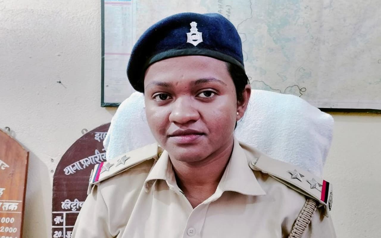 पाकुड़ के लिट्टीपाड़ा की पहली महिला थाना प्रभारी बनी अरुणिमा बागे, कहा- काम के जरिये दिल जीतने का होगा प्रयास