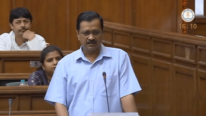 Arvind Kejriwal ने दिल्ली विधानसभा में कहा-तिरंगा दिल्ली में नहीं तो क्या इस्लामाबाद में फहरायेगा, भाजपा-कांग्रेस से पूछे ये सवाल