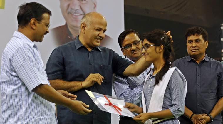 केजरीवाल सरकार ने सरकारी स्कूलों की काया बदली, दिल्ली में सीबीएसई रिजल्ट से बना नया रिकॉर्ड