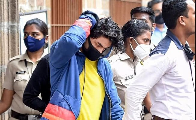 Aryan Khan Drug Case: ड्रग पार्टी मामले में आर्यन खान समेत 7 लोगों को जेल,जमानत पर सुनवाई शुक्रवार सुबह 11 बजे
