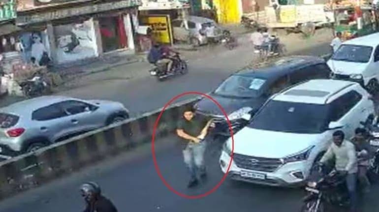 अतीक के बेटे असद को मदद पहुंचाने वाले तीन लोगों को दिल्ली पुलिस ने किया गिरफ्तार, बहन और दो भांजियां वांटेड