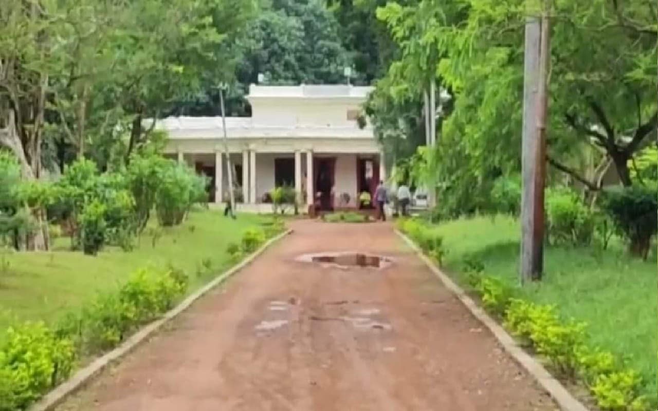 गौ तस्करी मामले में अनुब्रत मंडल के खास मलय पीठ से आज सीबीआई करेगी पूछताछ