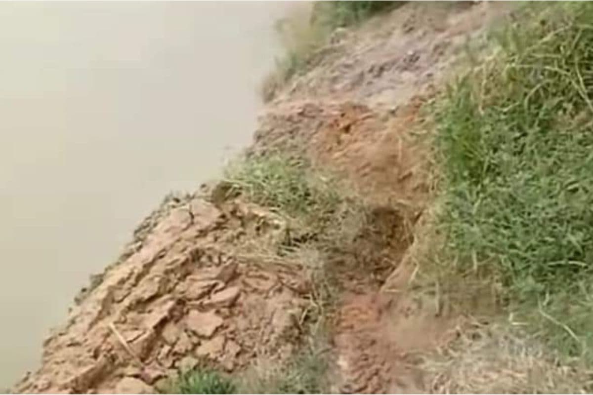 West Bengal : खंडघोष के तटीय इलाकों में हो रहा कटाव, खौफ में ग्रामीण