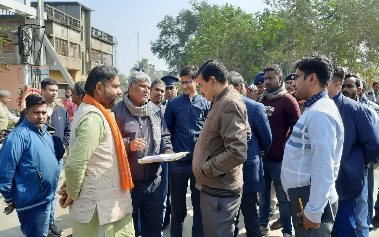 आसनसोल मंडल रेल प्रबंधक ने पानागढ़ रेलवे स्टेशन इलाके का किया निरीक्षण