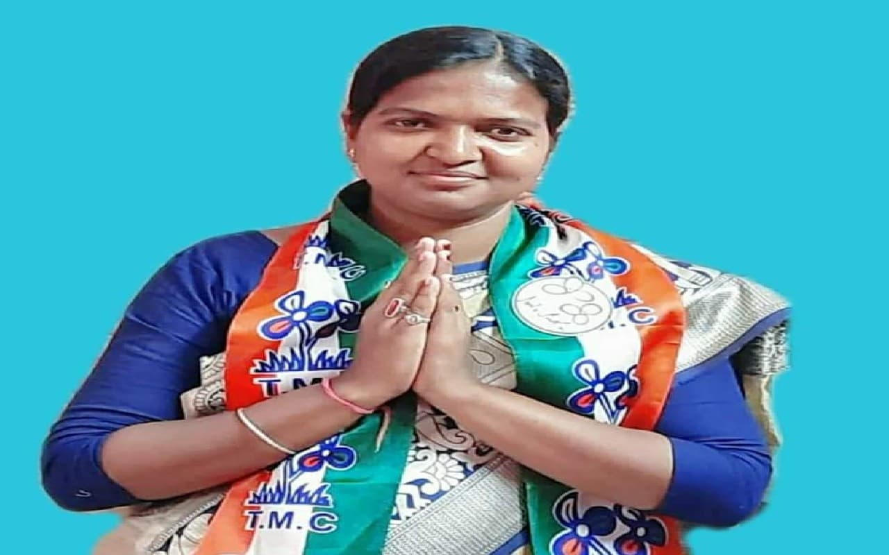 रायना की विधायक का कार हुआ दुर्घटनाग्रस्त, बाल बाल बची तृणमूल विधायक शंपा धारा