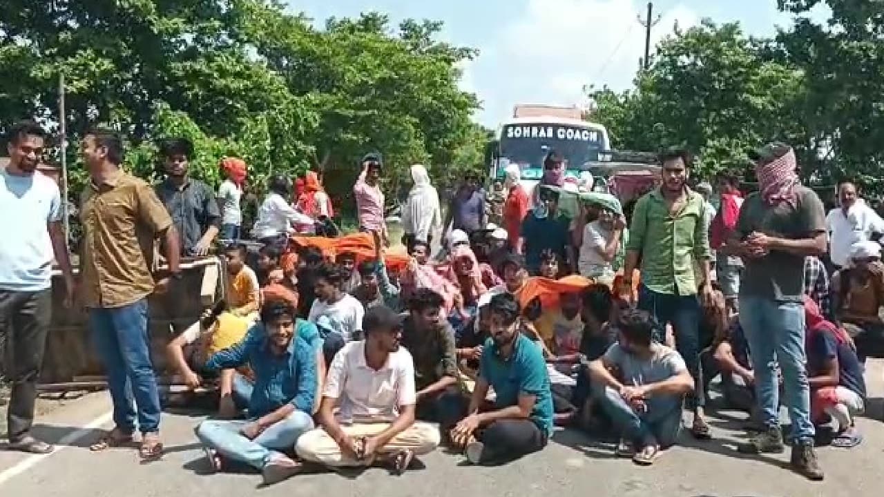 मुंगेर यूनिवर्सिटी के कुलपति व अधिकारियों को छात्रों ने चार घंटे तक बनाया बंधक, जानें हंगामे का कारण