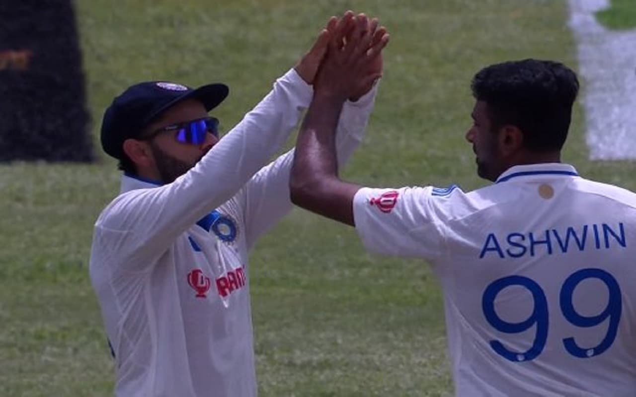 IND vs WI: अश्विन के 'डबल अटैक' से वेस्टइंडीज पस्त, देखें कैसे दोनों कैरेबियाई ओपनर्स को भेजा पवेलियन