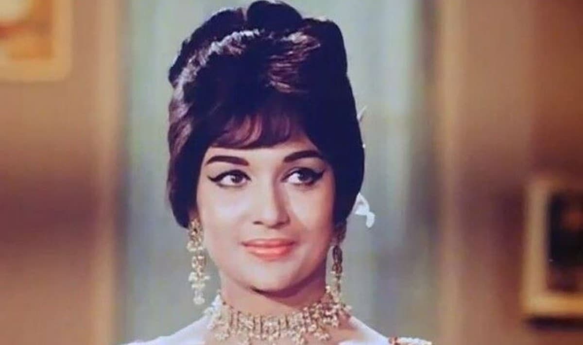 आशा पारेख ने जब एक फैन के डर से खुद को कार में छिपा लिया था, पड़ोसियों को भी दी थी धमकी