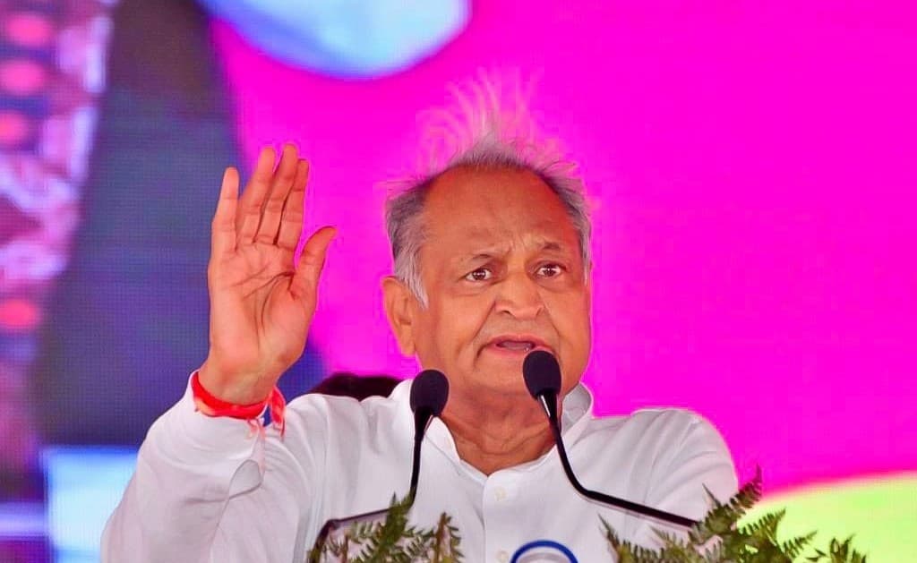 राजस्थान: 'अपने मंत्रियों को कंट्रोल में रखें अशोक गहलोत', जानें कांग्रेस प्रभारी को क्यों कहनी पड़ी ये बात