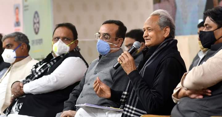 अब राजस्थान में कैबिनेट विस्तार की सुगबुगाहट तेज, अशोक गहलोत और अजय माकन के बीच मुलाकात से नामों पर चर्चा शुरू