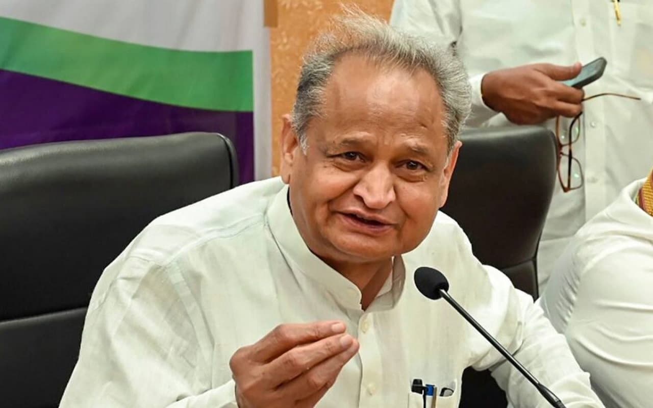 राजस्थान में हो सकता है सत्ता परिवर्तन, सीएम अशोक गहलोत आवास पर विधायक दल की बैठक आज