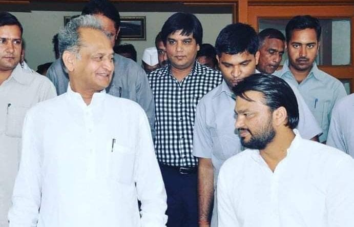 Rajasthan Congress Crisis: सावन शुरू पर बारिश का पता नहीं, गहलोत-पायलट के सियासी टशन पर सीएम के OSD का ट्वीट