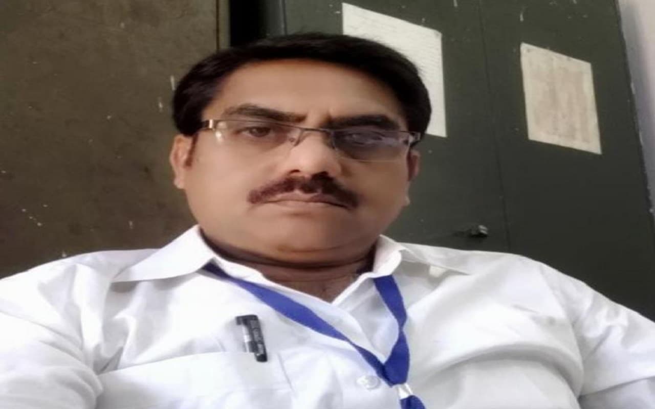 पलामू के मेदिनीनगर के सदर SDO का पेशकार 50 हजार रुपये घूस लेते अरेस्ट, ACB ने ऐसे दबोचा