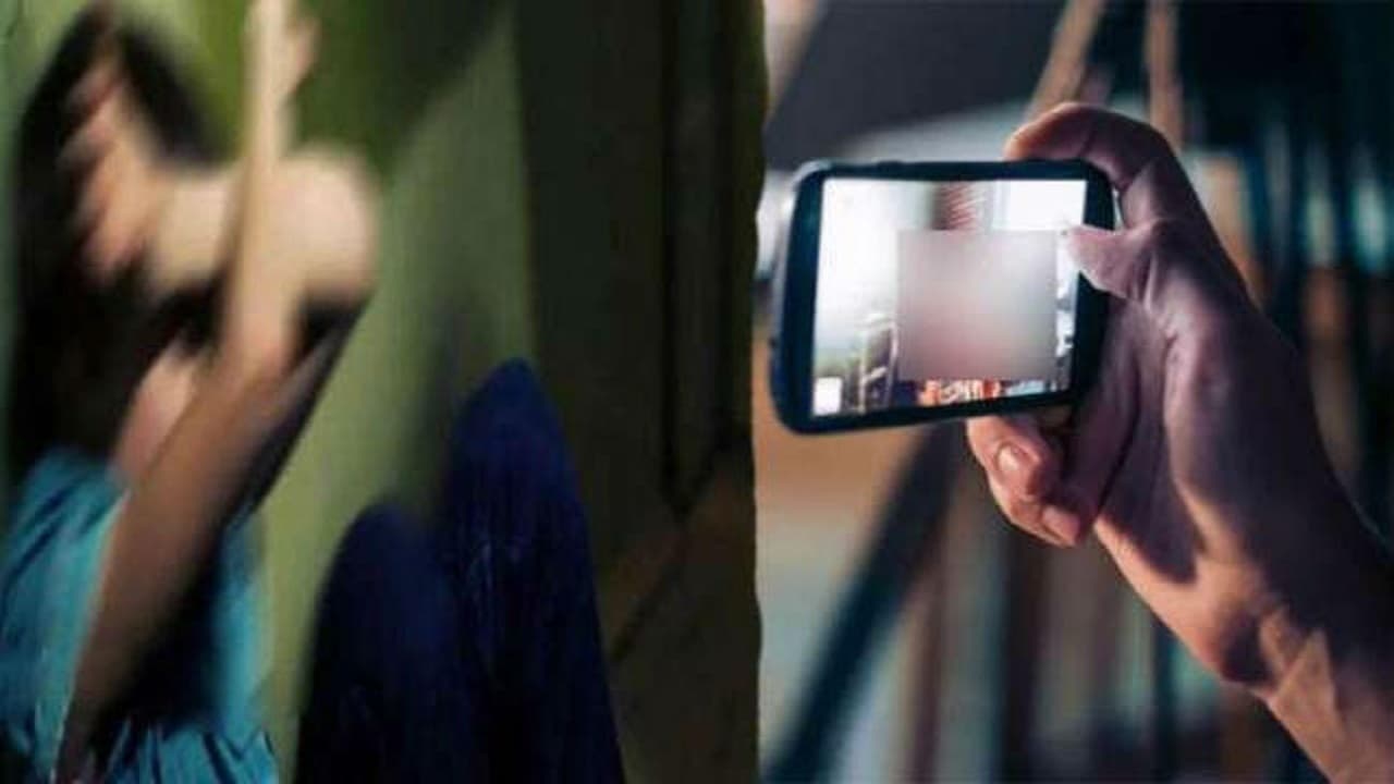 Bihar: प्रेमी संग शादीशुदा महिला का अश्लील वीडियो बनाया, फिर ब्लैकमेल कर आधी रात को किया सामूहिक दुष्कर्म