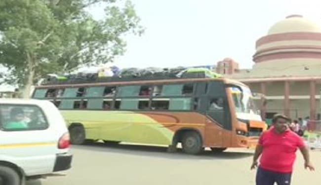 डेढ़ साल पहले तीर्थयात्रा के लिए भारत आए 98 हिन्दू लौटे पाकिस्तान, लॉकडाउन के कारण नहीं जा पाए थे वापस