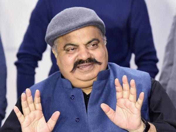 उमेश पाल हत्याकांड: हमलावरों की तलाश में कोलकाता पहुंची यूपी पुलिस, अतीक को हो रहा पछतावा, जानें पूरी खबर…