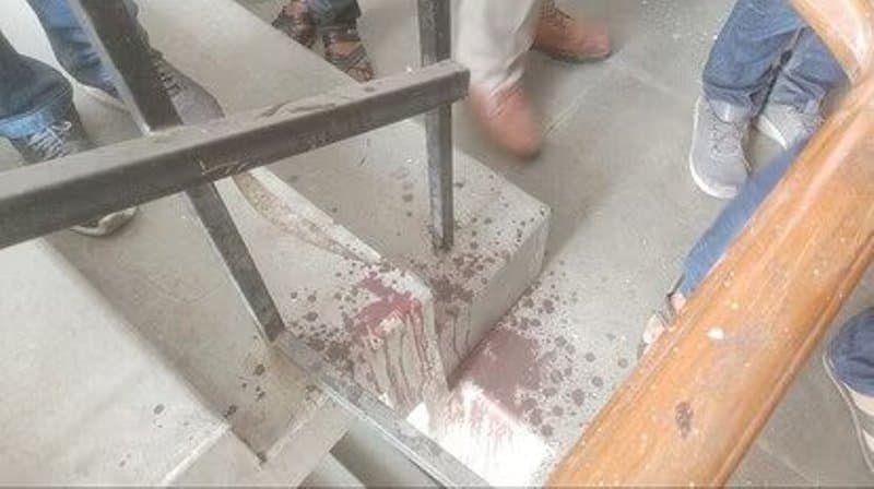 अतीक अहमद के दफ्तर में मिले खून के धब्बे-चाकू, एक और कत्ल की ओर इशारा! महिला कनेक्शन का FSL टीम करेगी खुलासा