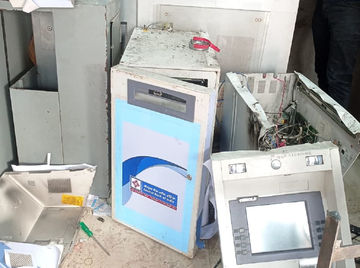 Bihar News : पटना कोतवाली थाने के समीप अपराधी काट रहे थे एटीएम, तभी पहुंची पुलिस, लुटने से बचा 21 लाख