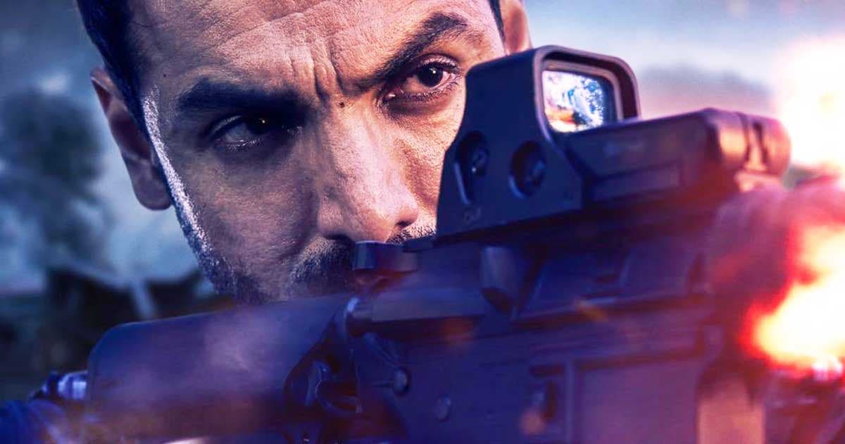 Attack Movie Review: साई-फाई एक्शन और देशभक्ति से लबरेज है जॉन अब्राहम की फिल्म, यूजर्स दे रहे ये रिव्यू